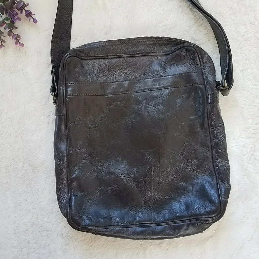 Banana Republic Vintage Leather Messenger Bag